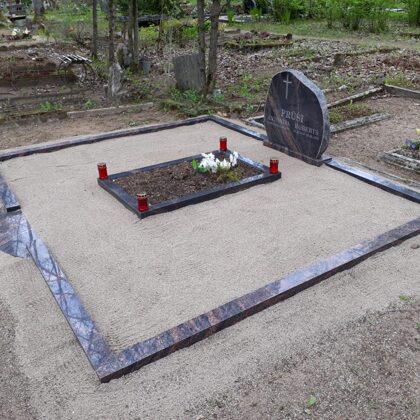 Kapu pieminekļi Liepājā, kapu labiekārtošana - kopiņas un apmales