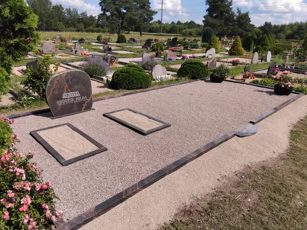 Kapu pieminekļi Liepājā, kapu labiekārtošana - kopiņas un apmales, kapu serviss