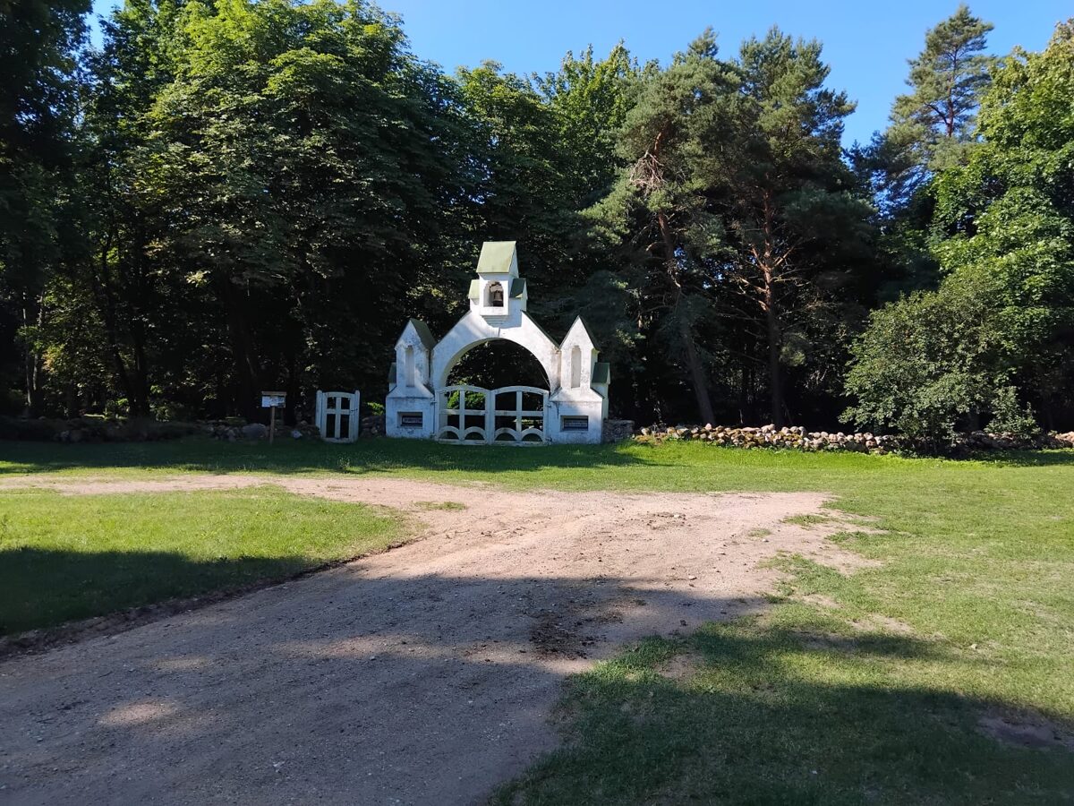 Ziemupes kapi, Ziemupe, Vērgales pagasts, Dienvidkurzemes novads, G.K.Service SIA